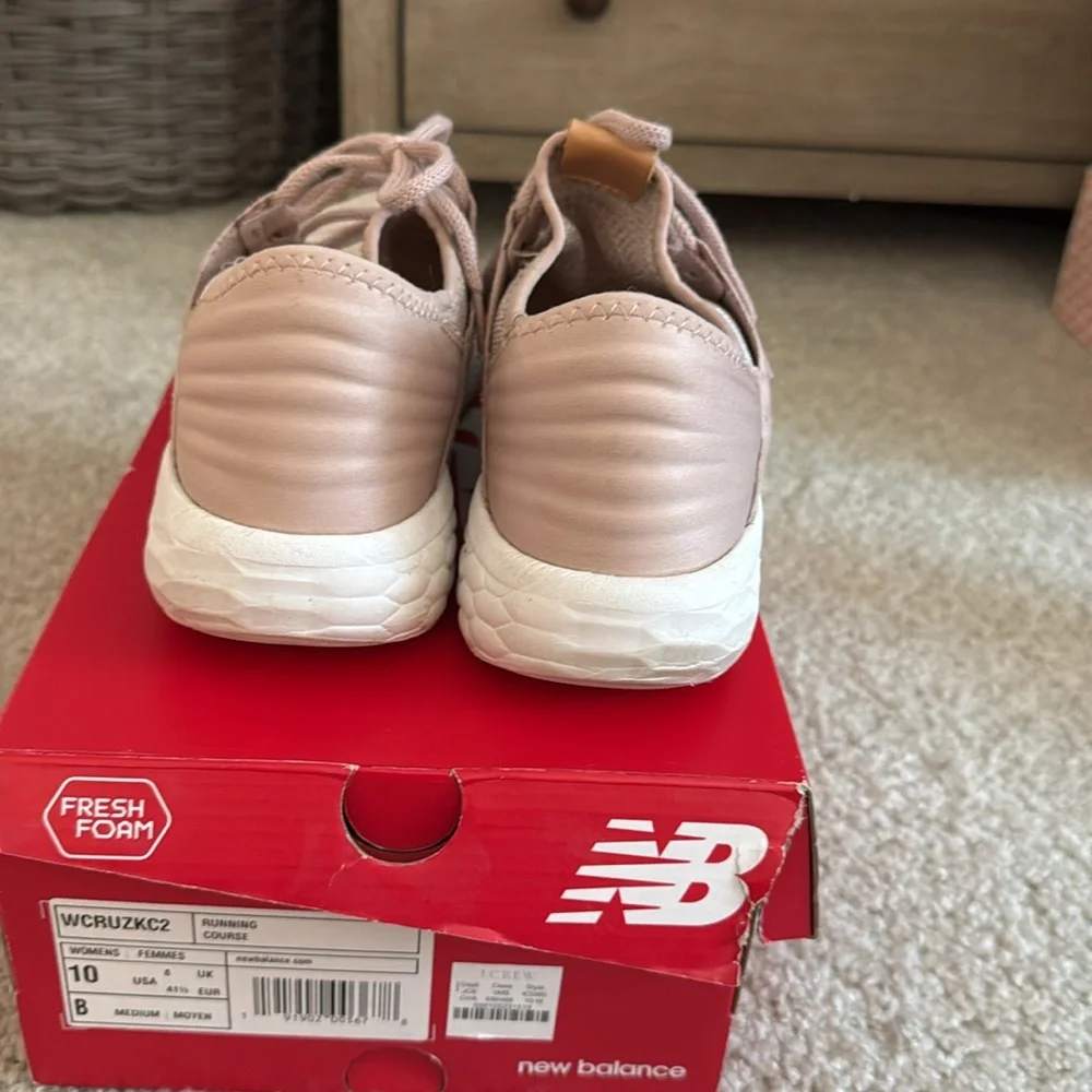 New Balance fresh foam pink sneakers - Picture 3 of 9